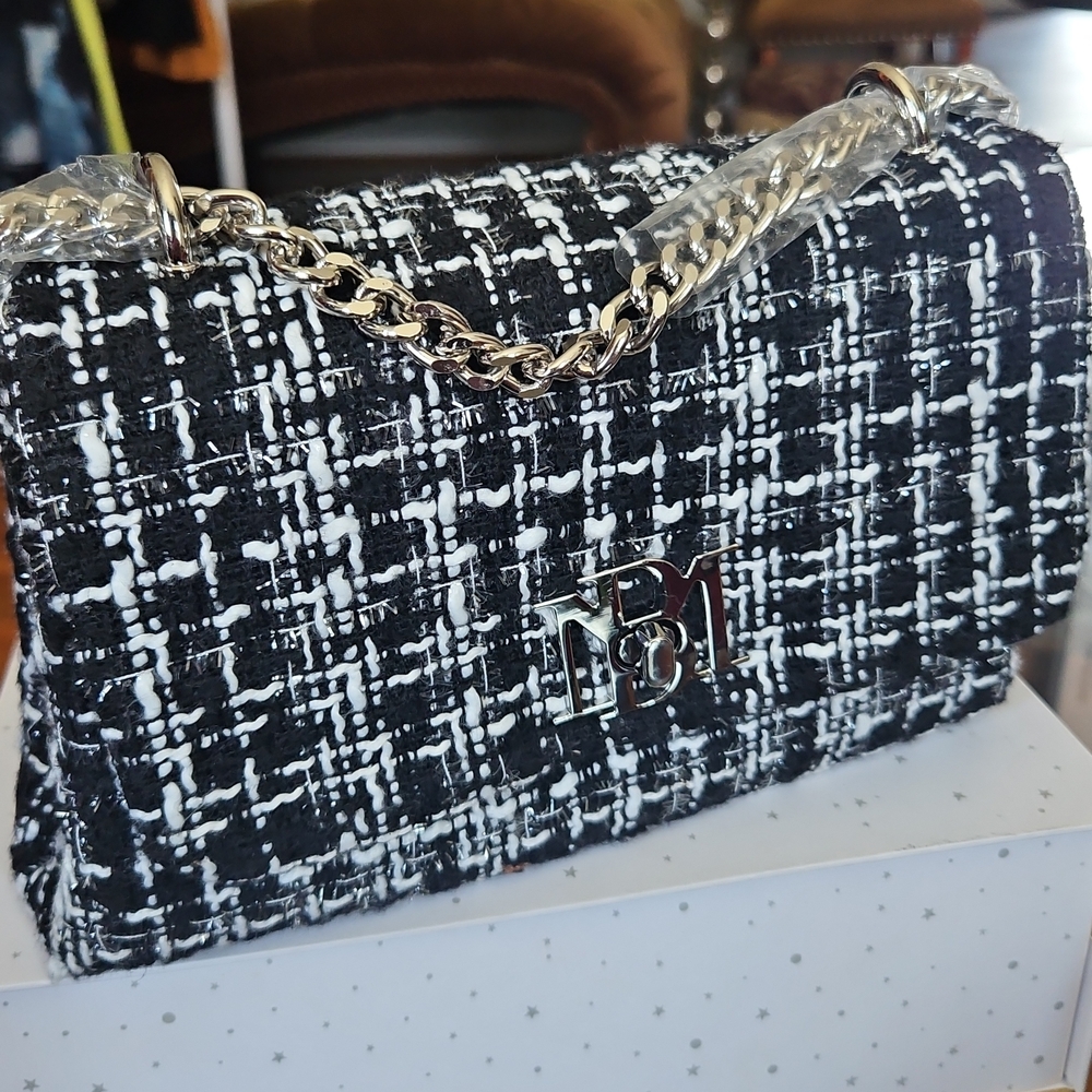 BADGLEY MISCHKA Elegant Black & White Tweed Chain Bag